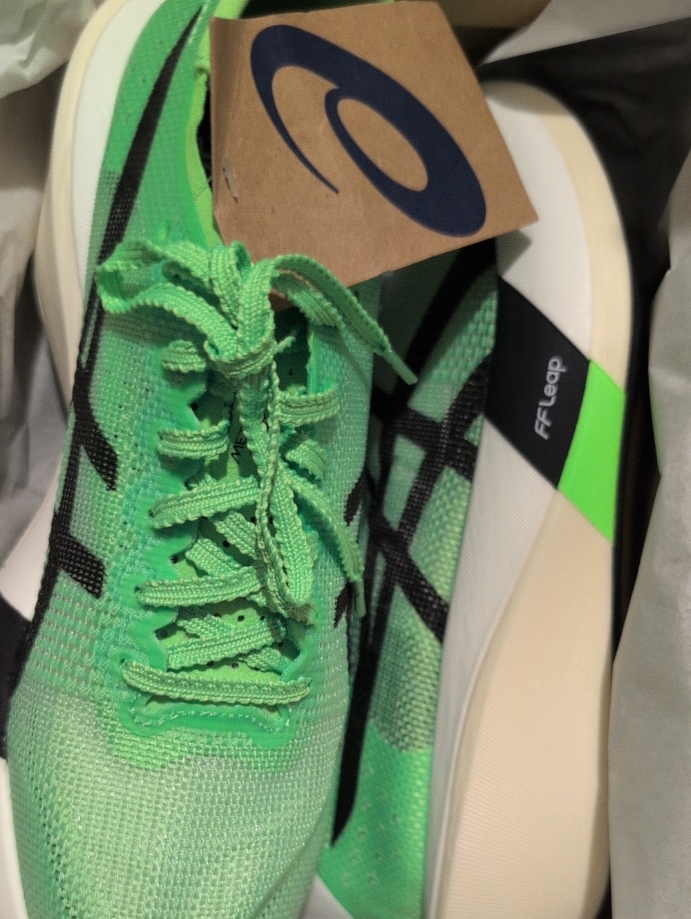 ASICS Men's Green Running Shoes - Lightweight Performance - Picture 2 of 5